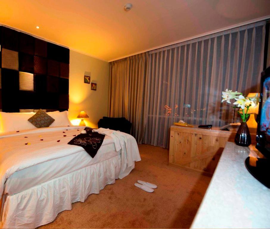 Chara Hotel Bandung Exterior foto